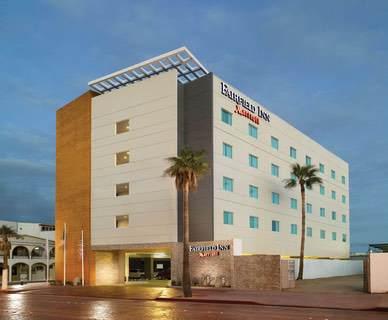 Hotel Fairfield Inn Los Cabos - Estacionamiento en Baja California Sur