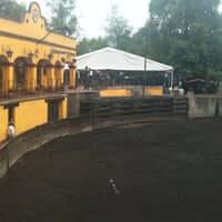 Lienzo Charro del Pedregal - Estacionamiento en todo México