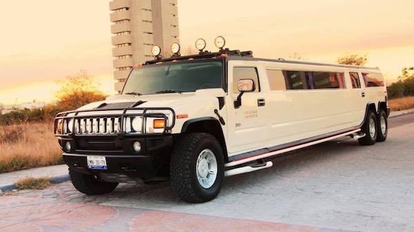 Limousine Queretaro C & O, Carro para novios o 15s en Santiago de Querétaro — foto 2