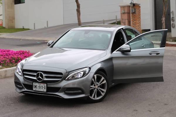 Renta de Carros RT, Carro para novios o 15s en San Luis Potosí — foto 2