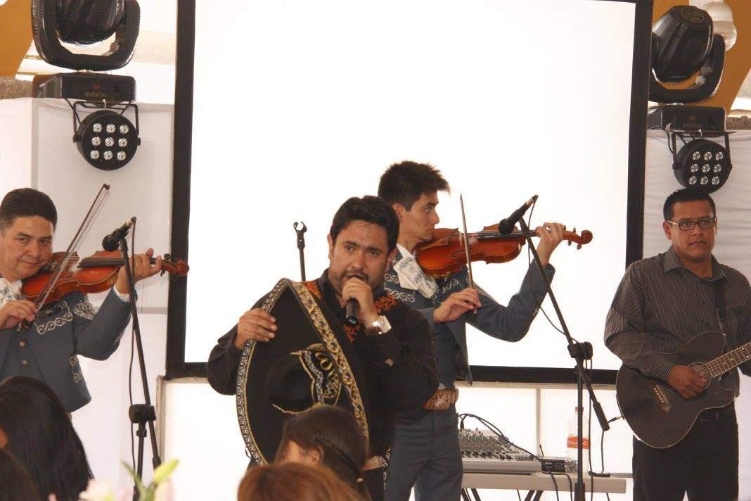 Pepe Toño Cantante Versátil, Grupo versátil en Santiago de Querétaro — foto 2