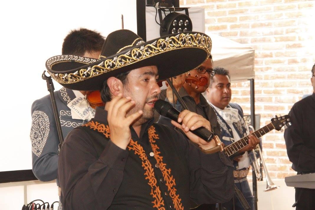 Pepe Toño Cantante Versátil, Grupo versátil en Santiago de Querétaro — foto 4