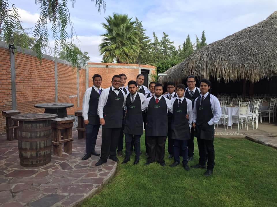 Meseros de excelencia slp, Meseros en San Luis Potosí — foto 3