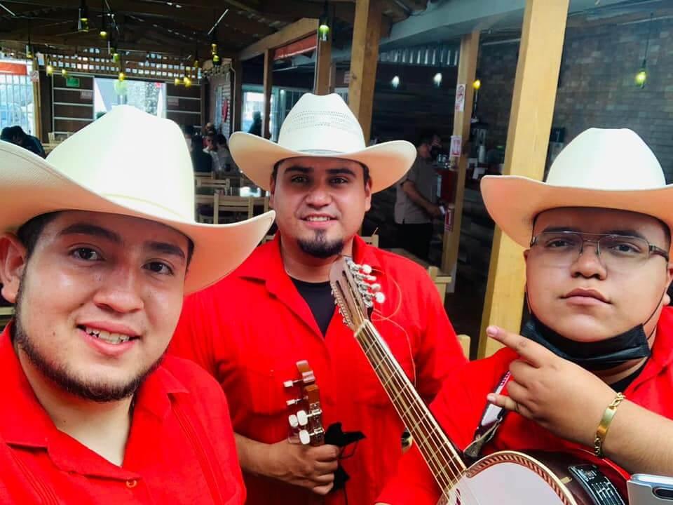 Trio Desafío Huasteco Slp, Trio en San Luis Potosí — foto 2