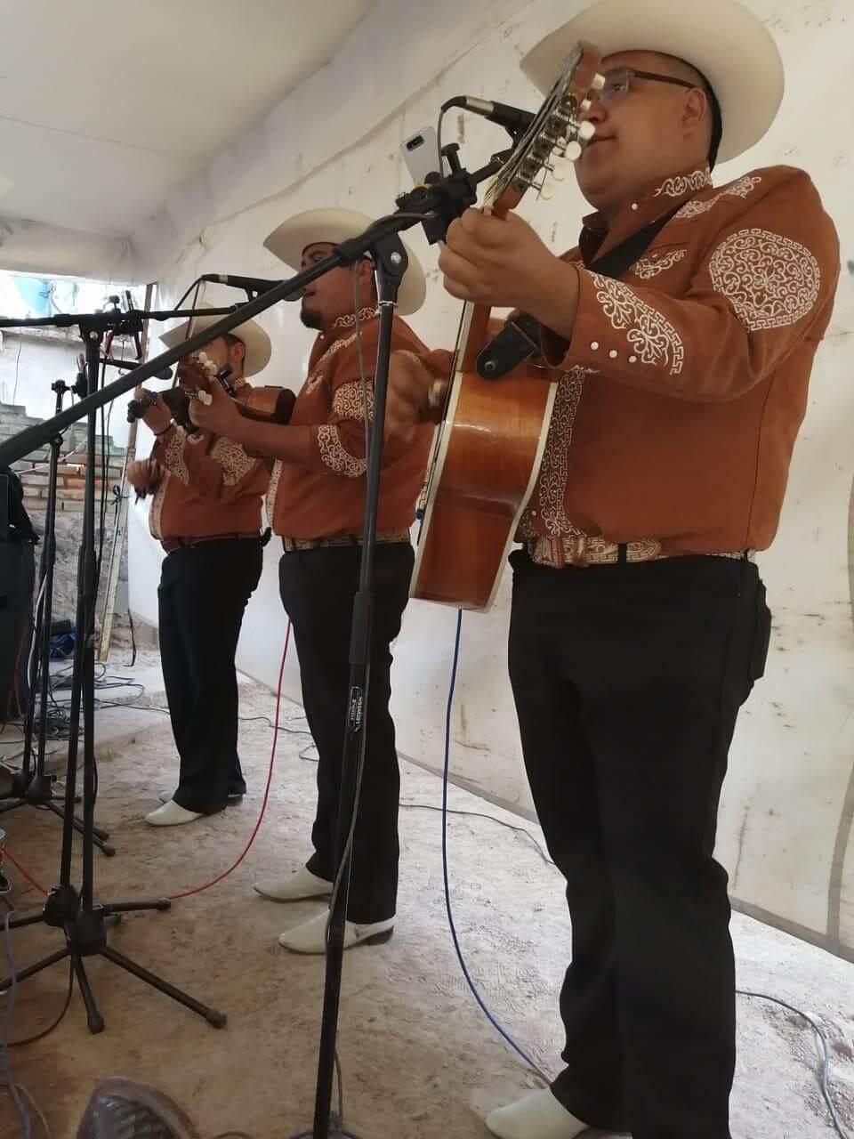 Trio Desafío Huasteco Slp, Trio en San Luis Potosí — foto 4