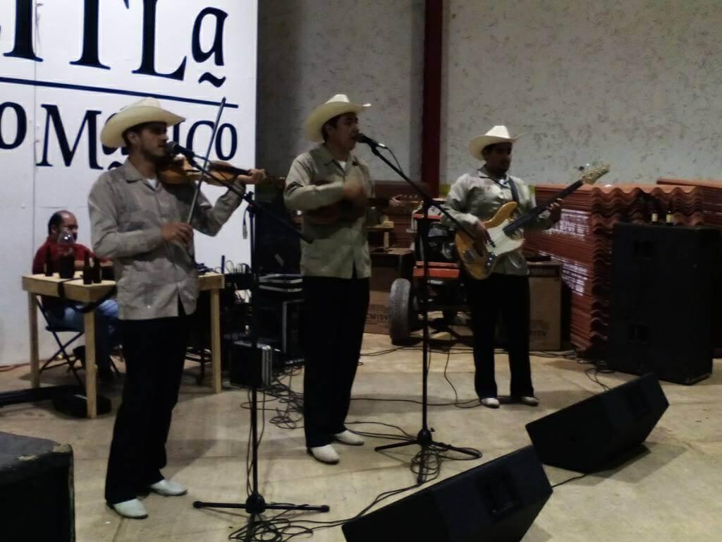 Trio Gigante Huasteco, Trio en Xilitla — foto 4