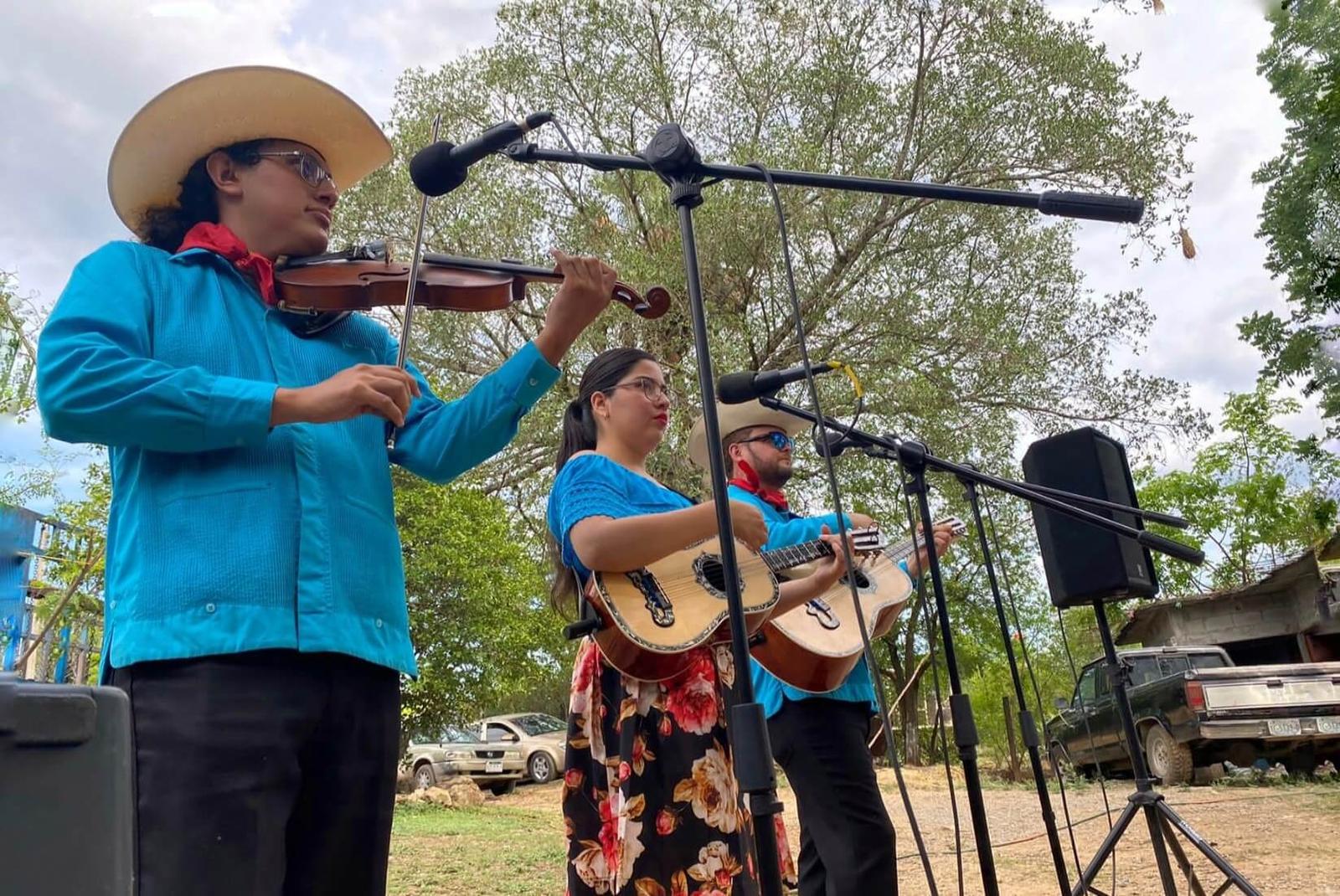 Trío Andante Huasteco, Trio en San Luis Potosí — foto 2