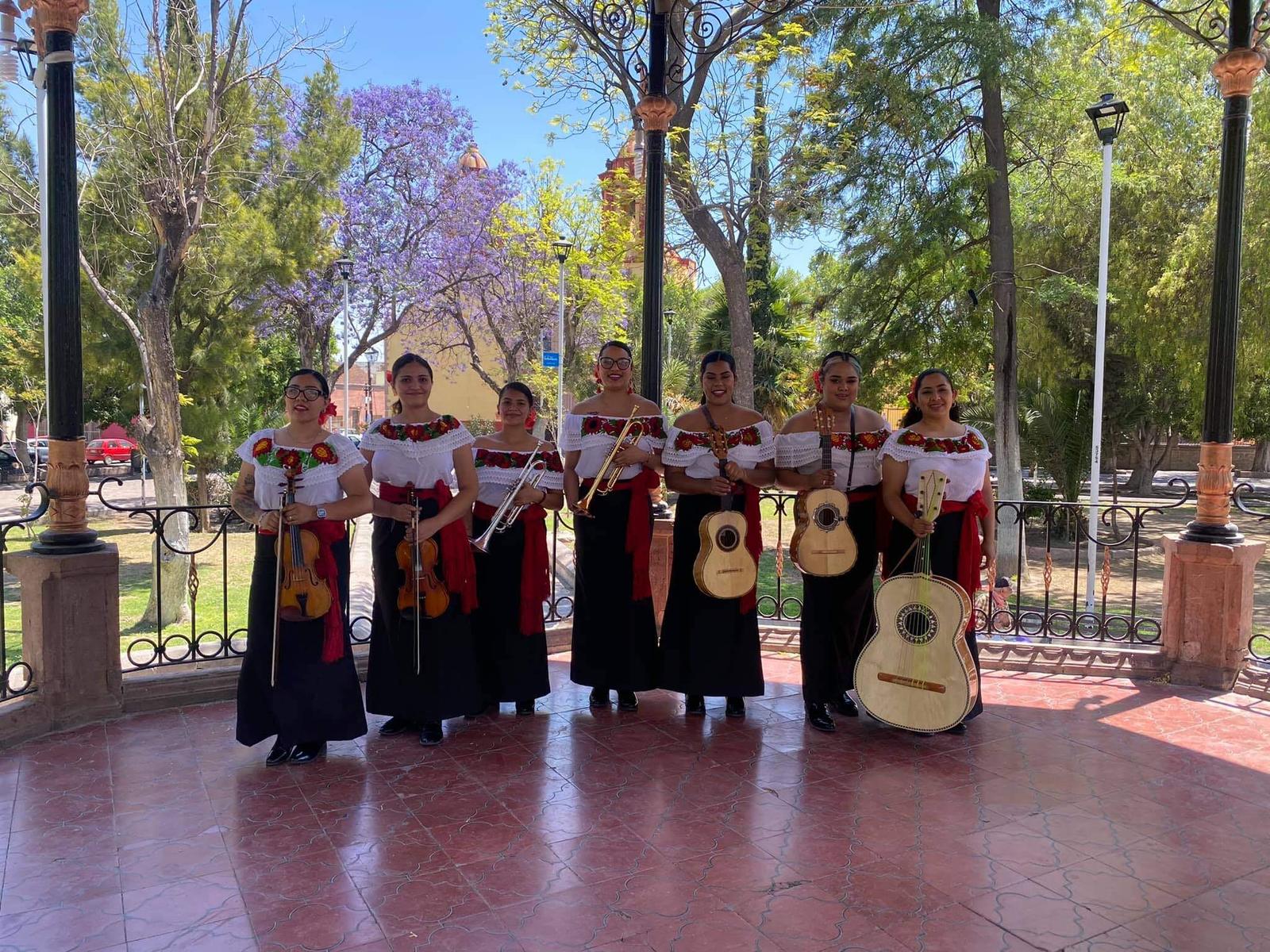 Marichi Femenil Divino Rebozo, Mariachi en San Luis Potosí — foto 2
