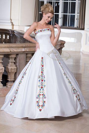 con orgullo te enseñamos la nueva tendencia, de vestidos con todo el estilo mexicano.