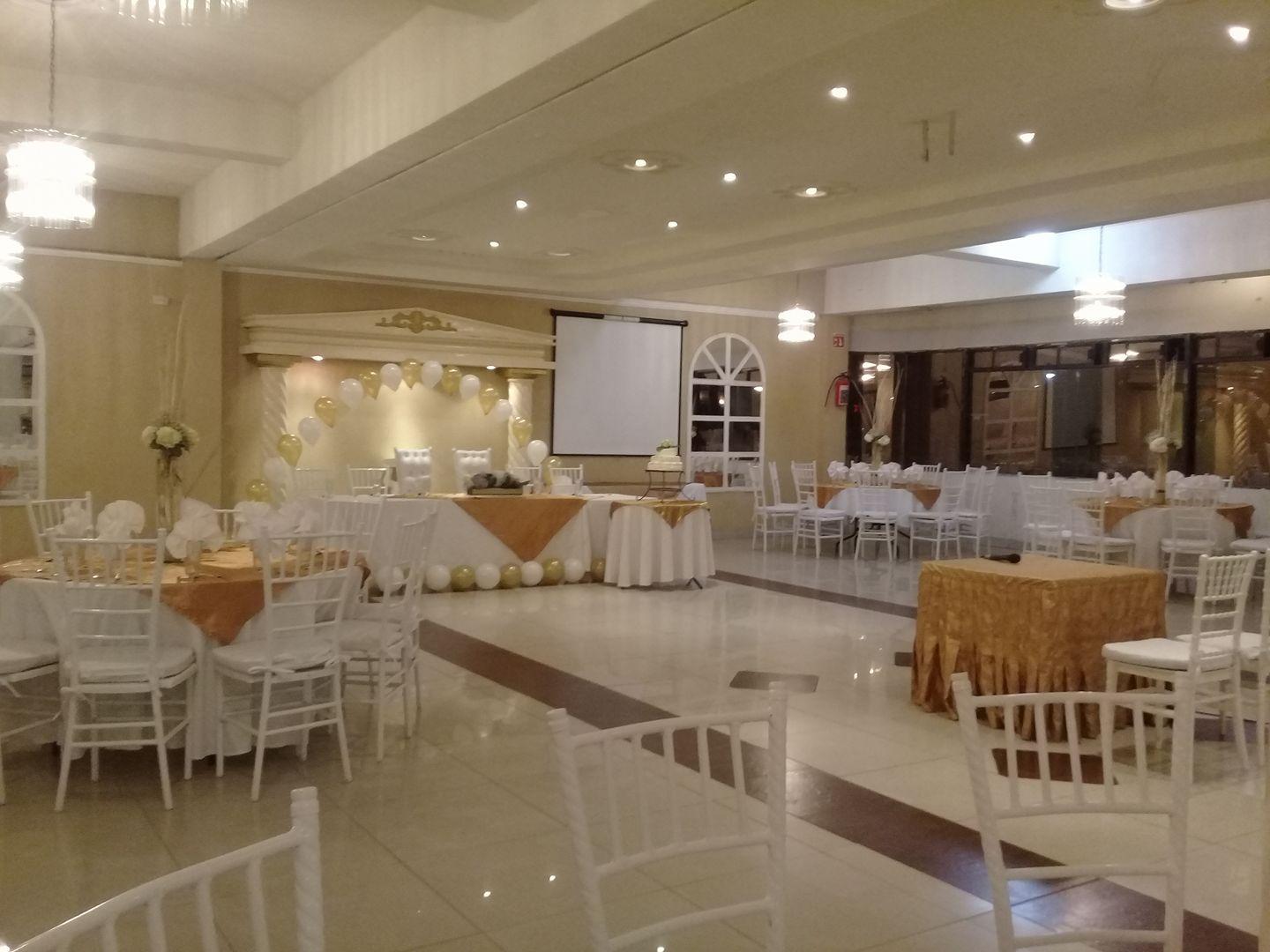 Salón Cristales, Salones de eventos en Soledad de Graciano Sánchez — foto 6