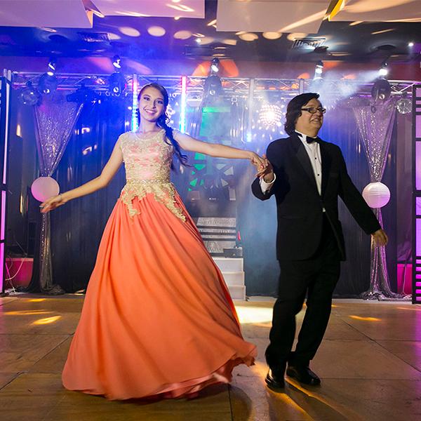Las mejores canciones para tu vals de 15 años