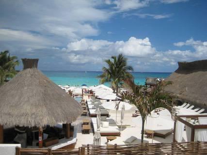 Hotel Aldea Thai - Estacionamiento en Cancún - Riviera Maya (Quintana Roo)