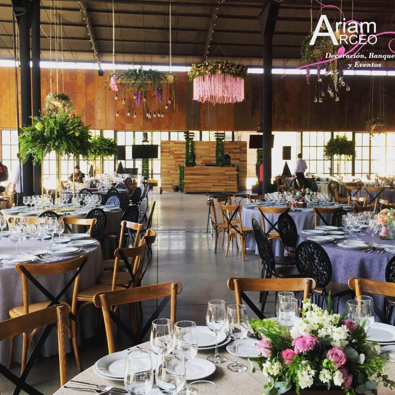 Ariam Arceo Decoración y Eventos - Centros de Mesa en todo México