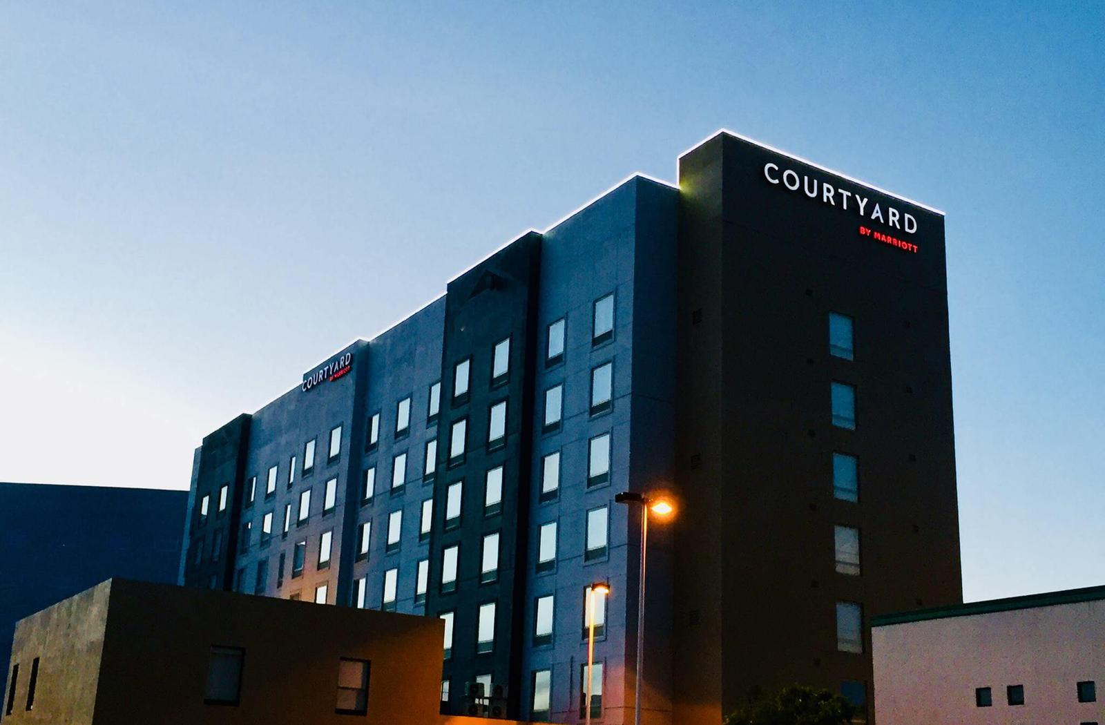 Hotel Courtyard San Luis Potosí - Estacionamiento en todo México