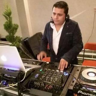 Logotipo de Dj Movil Christian Barron