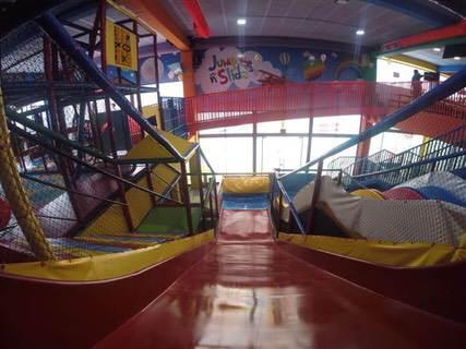 Jump n Slide - Salón de Fiestas Infantiles en todo México