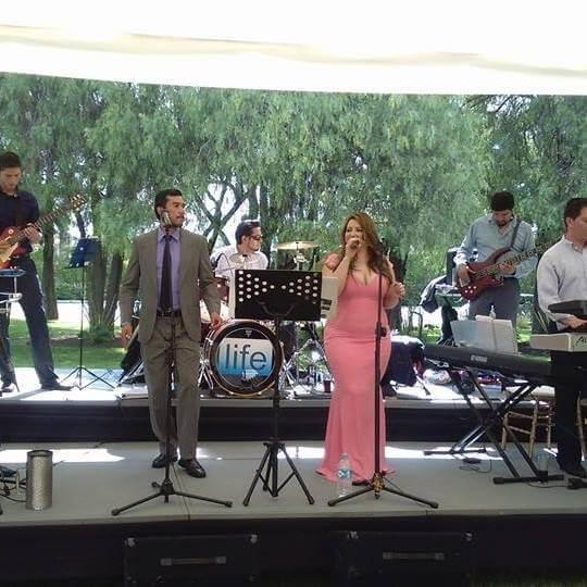 Life Music - Grupo versátil en todo México