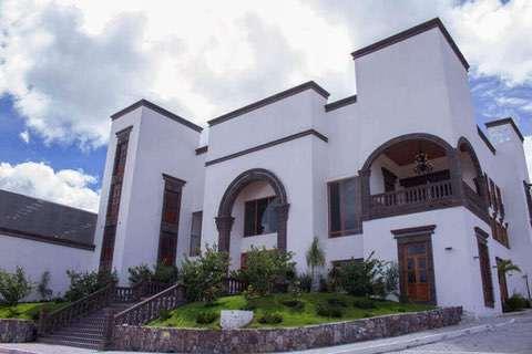 Salón Marques - Villa Conín - Estacionamiento en Querétaro
