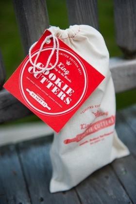 10. Una de las ideas mas originales, una bolsa con galletas para disfrutarlas con un vaso de leche.