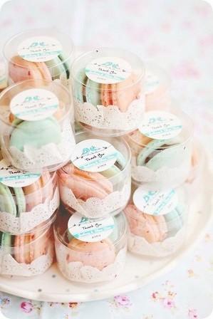 19. Unos deliciosos macarrones, la tendencia y moda en regalos para bodas.
