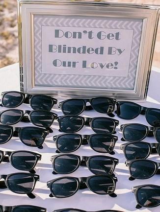 5. Para la famosa cruda del día siguiente, unos lentes para evitar dolor de cabeza.