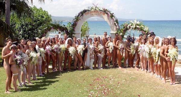 1. Boda al desnudo.