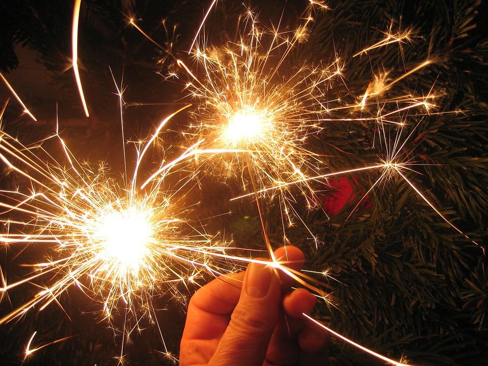 Luces de bengala y velas.